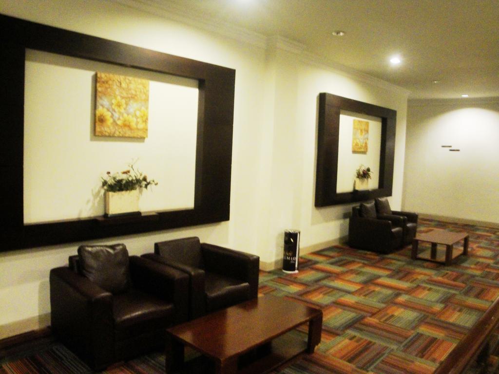 Imperial Hotel 肯达利 外观 照片